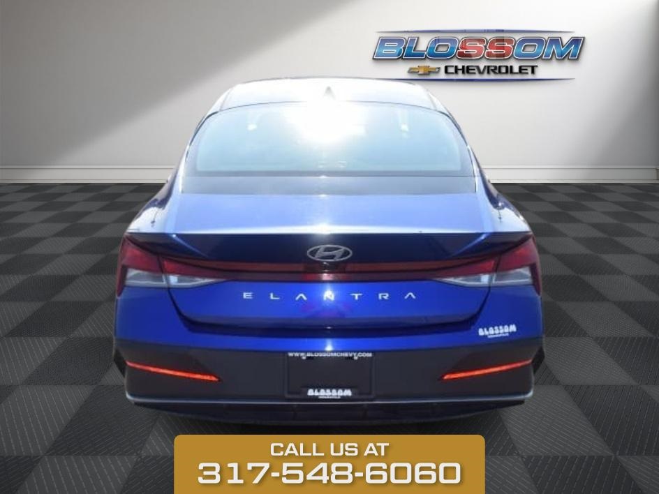 2024 Intense Blue Hyundai Elantra SEL FWD Sedan