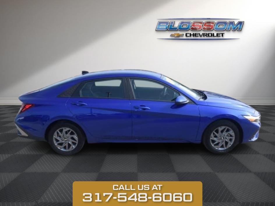 2024 Intense Blue Hyundai Elantra SEL FWD Sedan