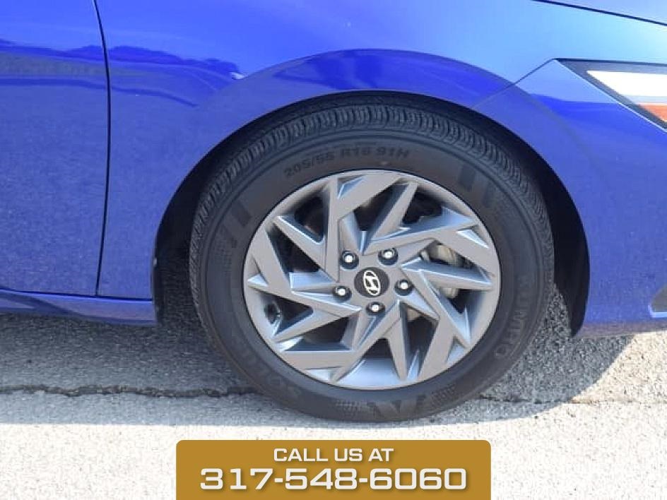 2024 Intense Blue Hyundai Elantra SEL FWD Sedan