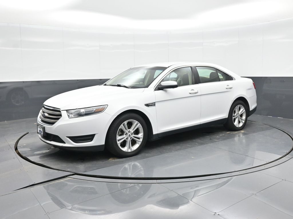 2018 Ford Taurus SEL's photo