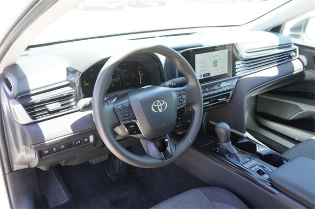 2025 Toyota Camry LE photo 14