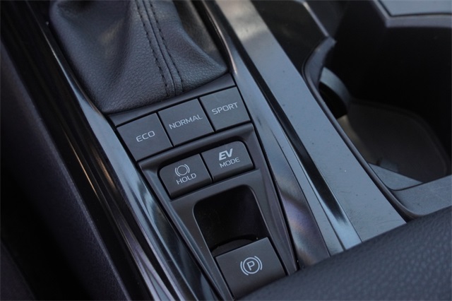 2025 Toyota Camry LE photo 21