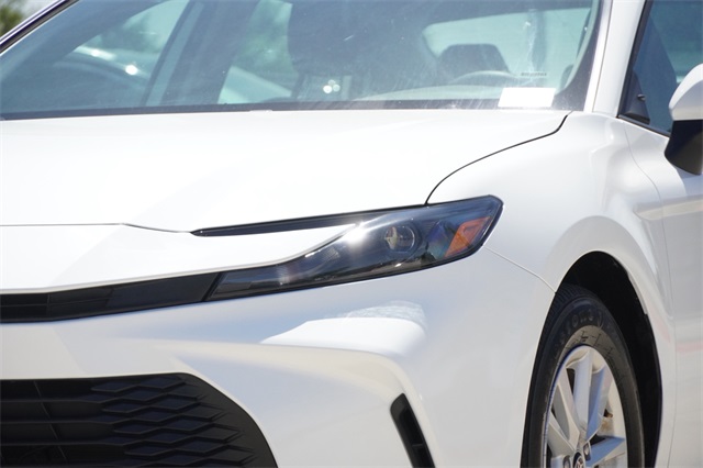 2025 Toyota Camry LE photo 2