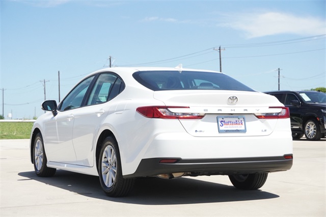 2025 Toyota Camry LE photo 4