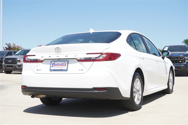 2025 Toyota Camry LE photo 6