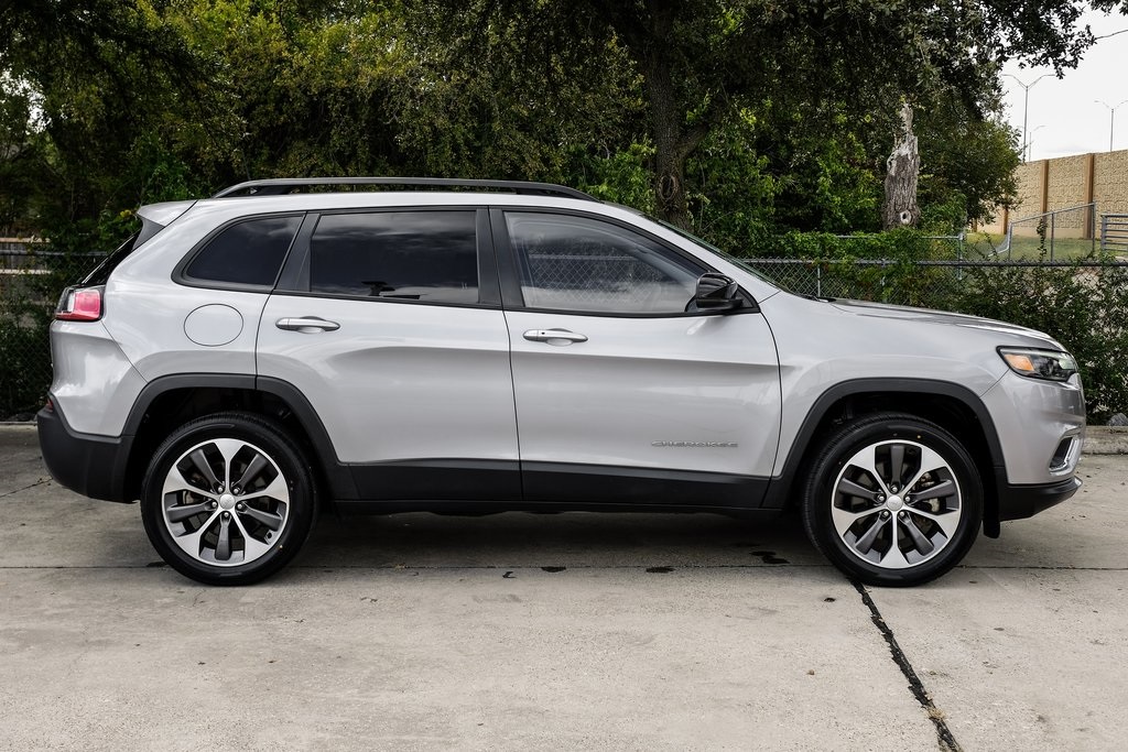 used 2022 Jeep Cherokee car, priced at $24,008