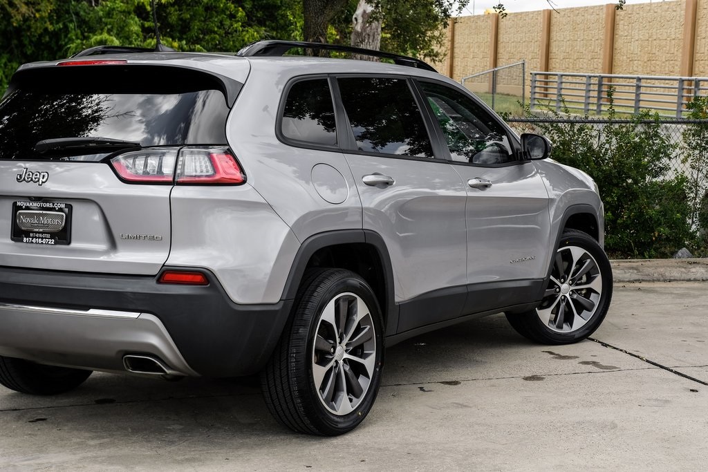 used 2022 Jeep Cherokee car, priced at $24,008