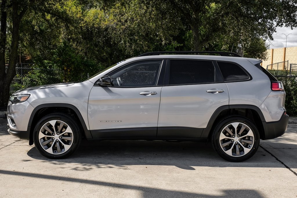 used 2022 Jeep Cherokee car, priced at $24,008