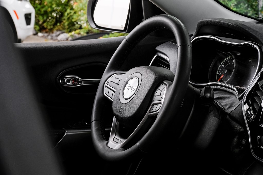 used 2022 Jeep Cherokee car, priced at $24,008