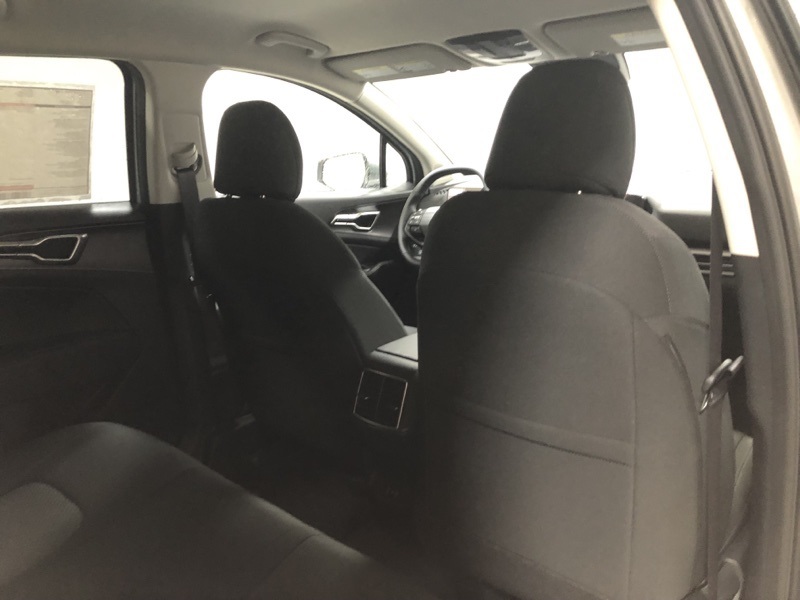 2026 Kia Sportage Hybrid LX photo 10