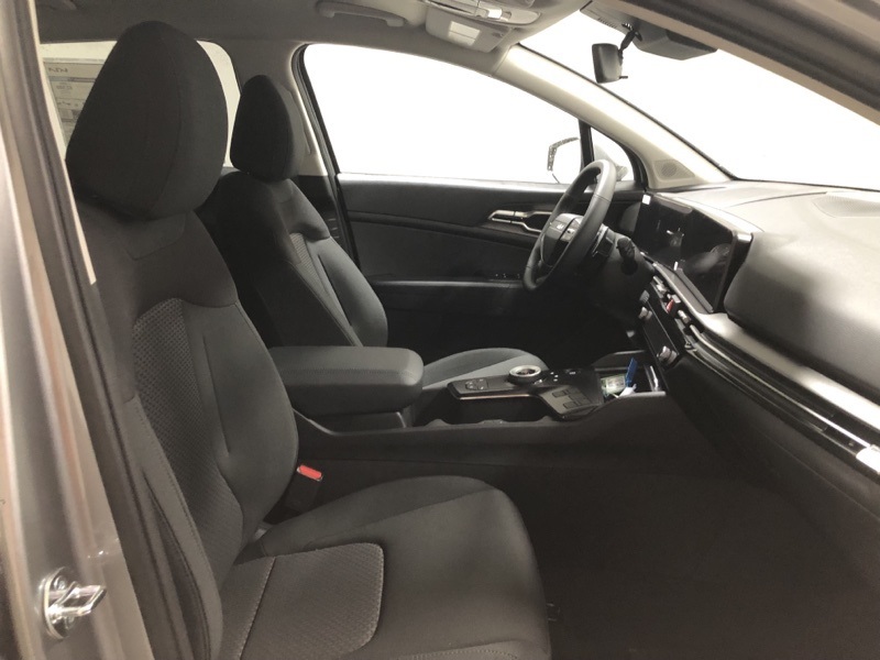 2026 Kia Sportage Hybrid LX photo 11