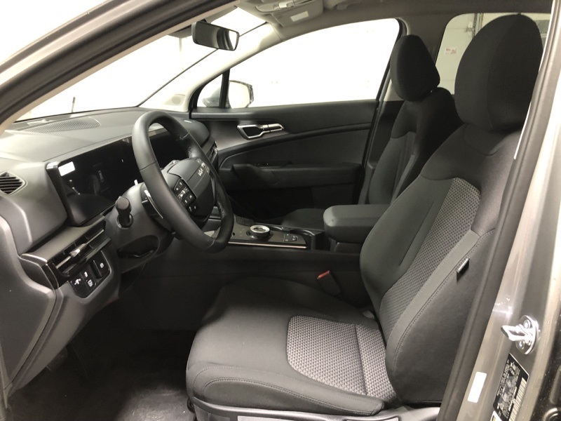 2026 Kia Sportage Hybrid LX photo 16
