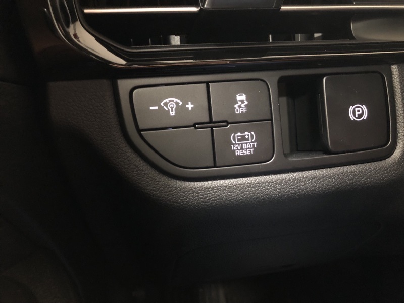 2026 Kia Sportage Hybrid LX photo 18