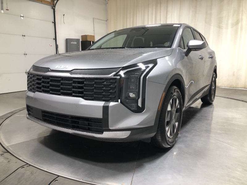 2026 Kia Sportage Hybrid LX photo 2