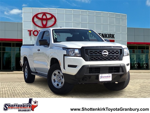 2024 Nissan Frontier S's photo
