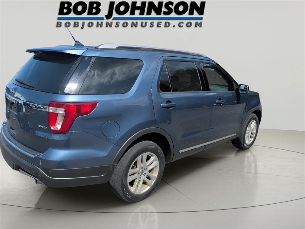 2018 Ford Explorer XLT photo 2
