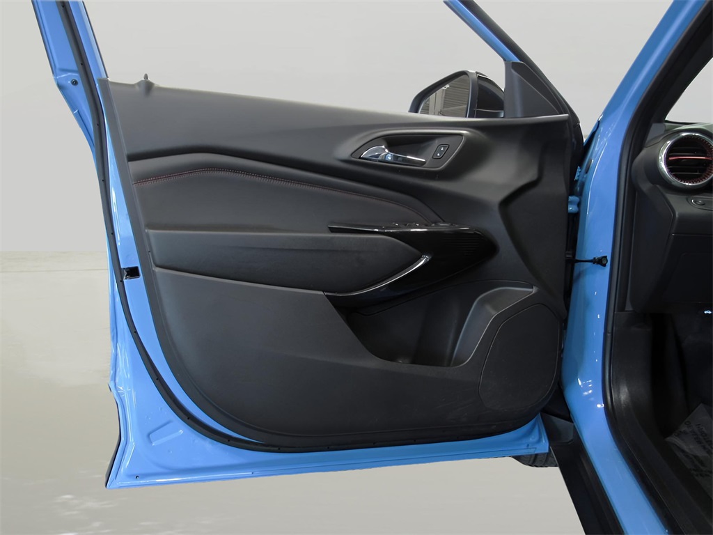 2024 Chevrolet Trax photo 13