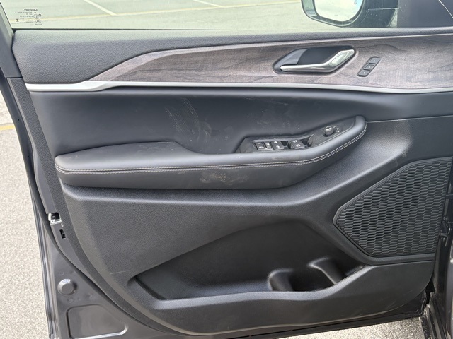 new 2025 Jeep Grand Cherokee L car, priced at $42,243