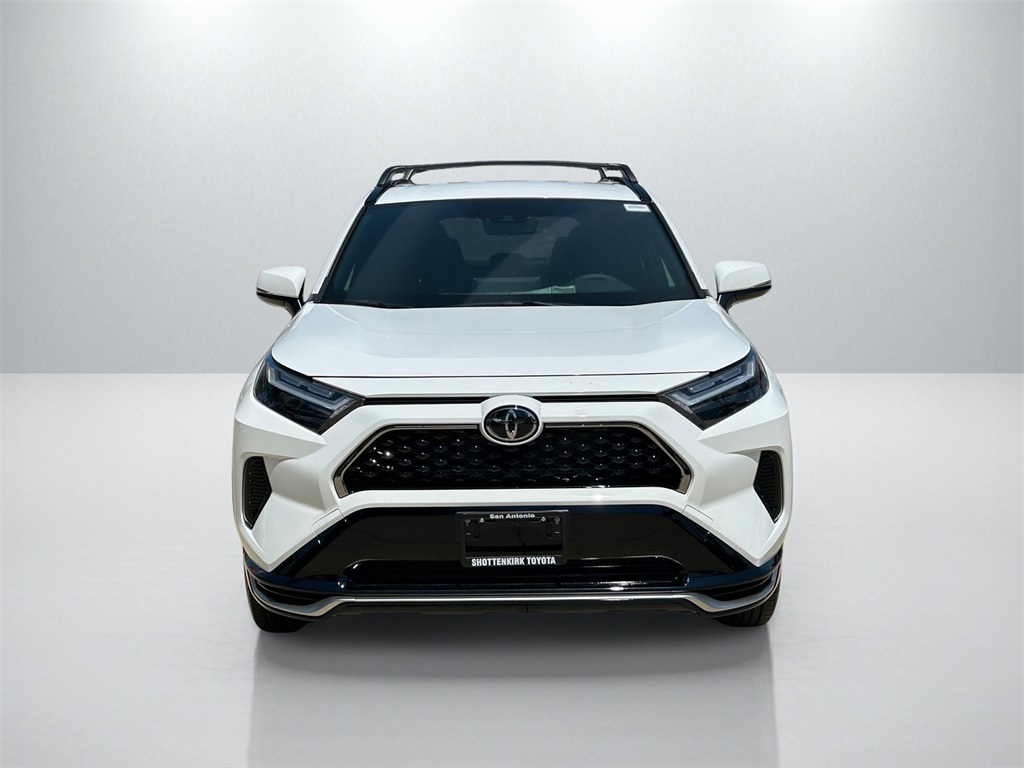 2025 Toyota RAV4 Hybrid SE photo 2