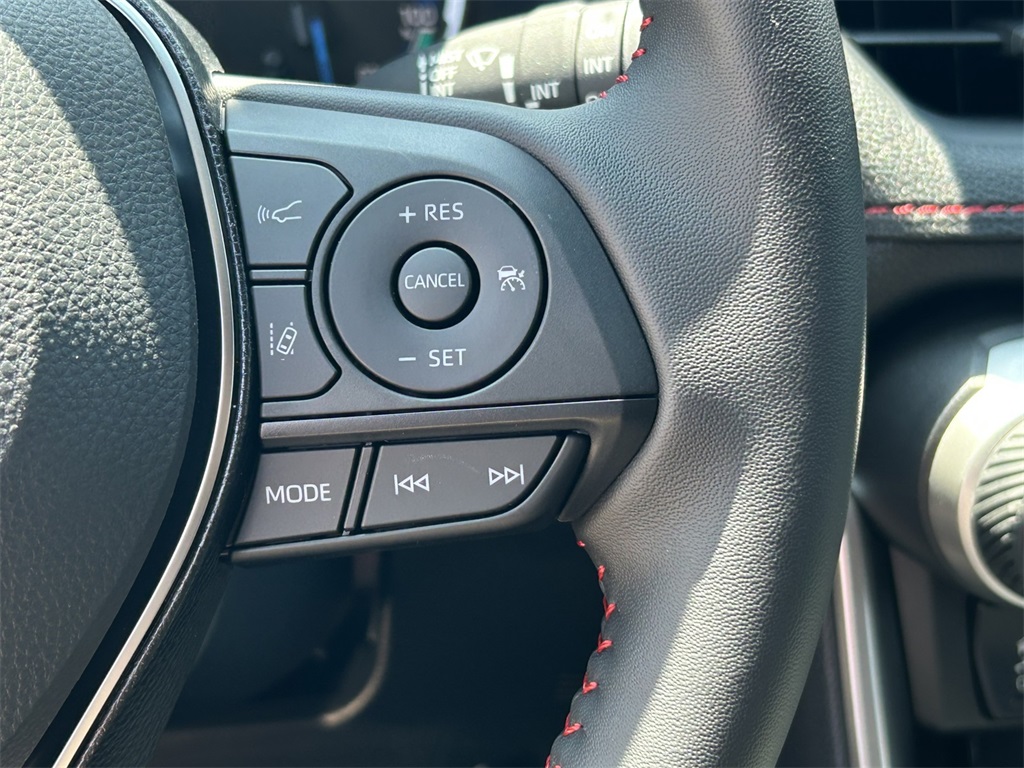 2025 Toyota RAV4 Hybrid SE photo 27