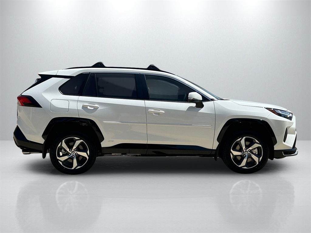 2025 Toyota RAV4 Hybrid SE photo 4