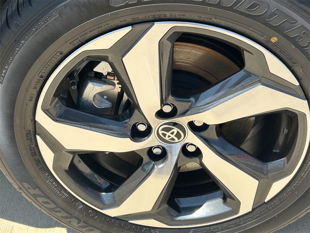 2025 Toyota RAV4 Hybrid SE photo 9