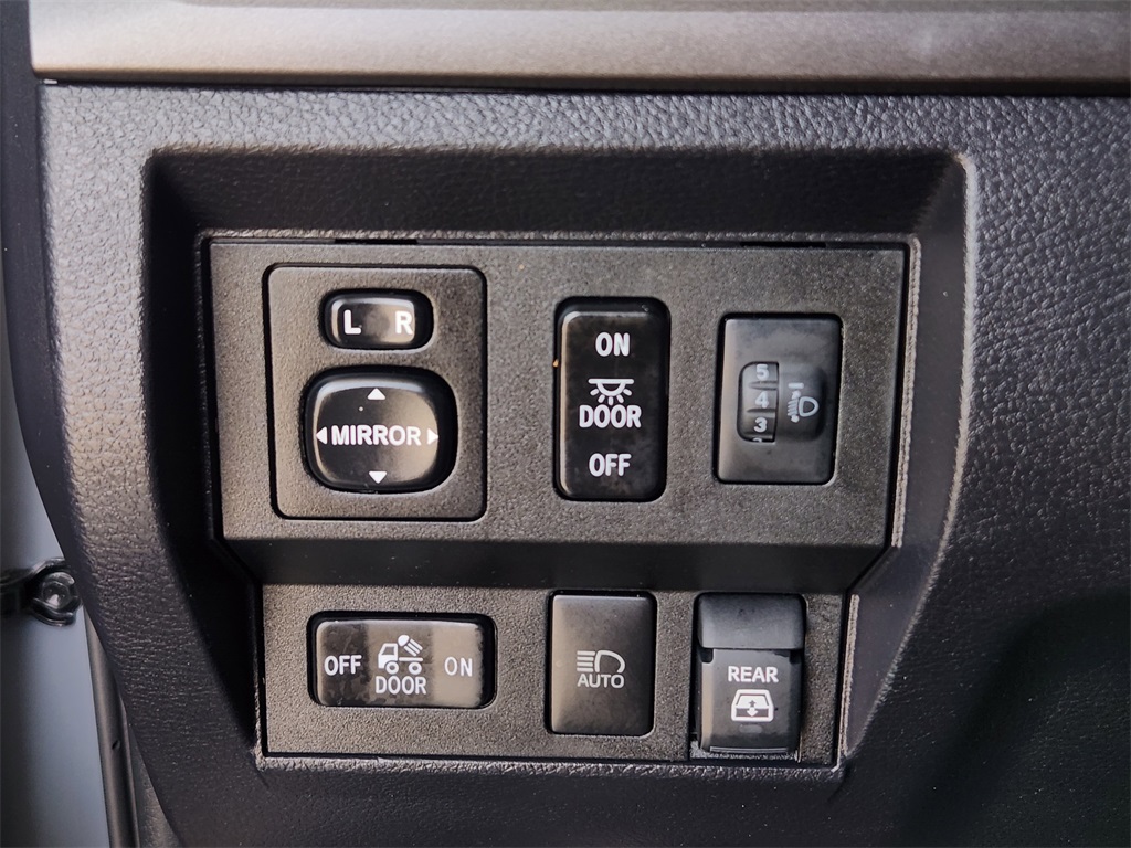2021 Toyota Tundra SR5 Grade photo 17