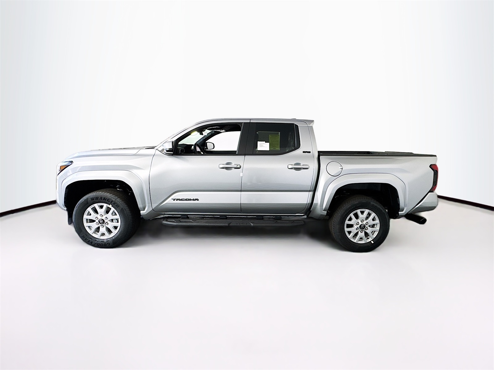 2025 Toyota Tacoma SR5 Double Cab photo 3