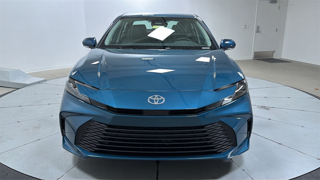 2026 Toyota Camry LE photo 2