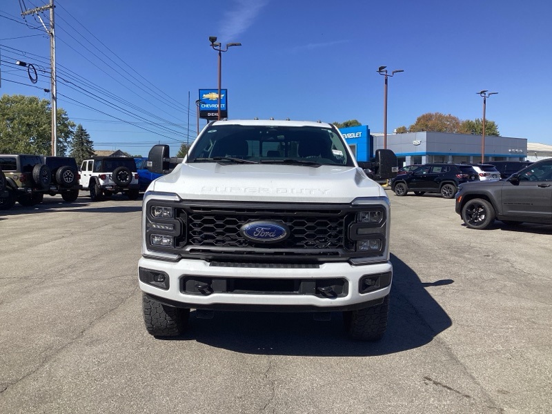 2023 Ford F-350 photo 2