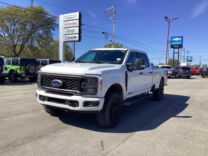 2023 Ford F-350 photo 3