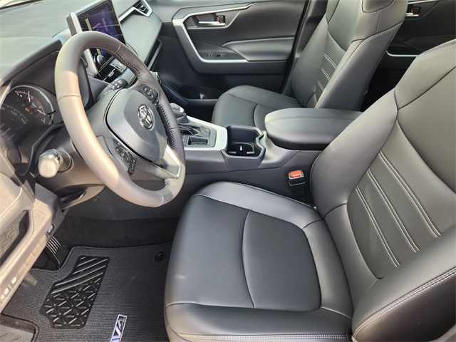 2025 Toyota RAV4 XLE Premium photo 4