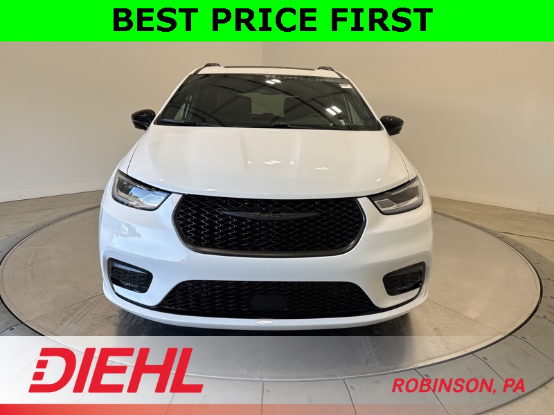 2026 Chrysler Pacifica Limited photo 2