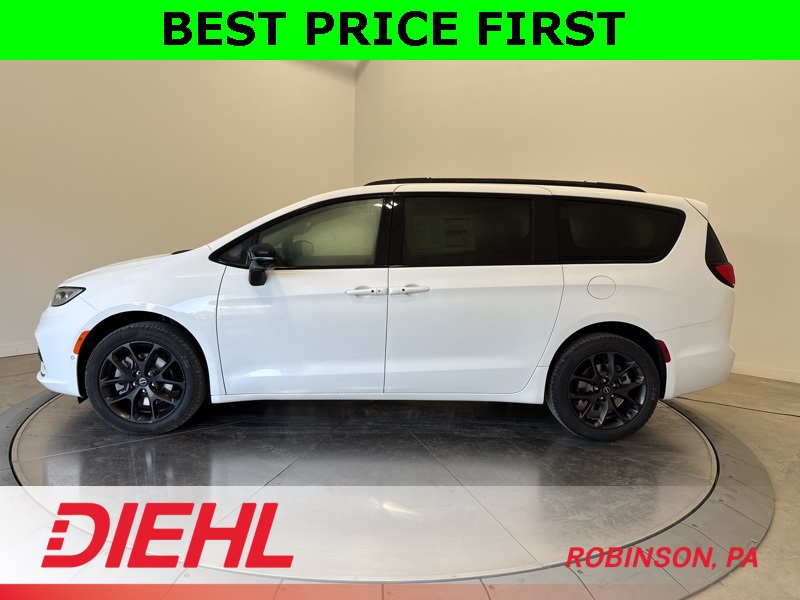 2026 Chrysler Pacifica Limited photo 4