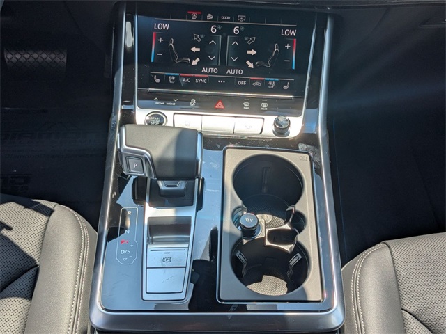 new 2025 Audi Q7 car, priced at $69,872