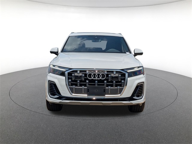 new 2025 Audi Q7 car, priced at $69,872