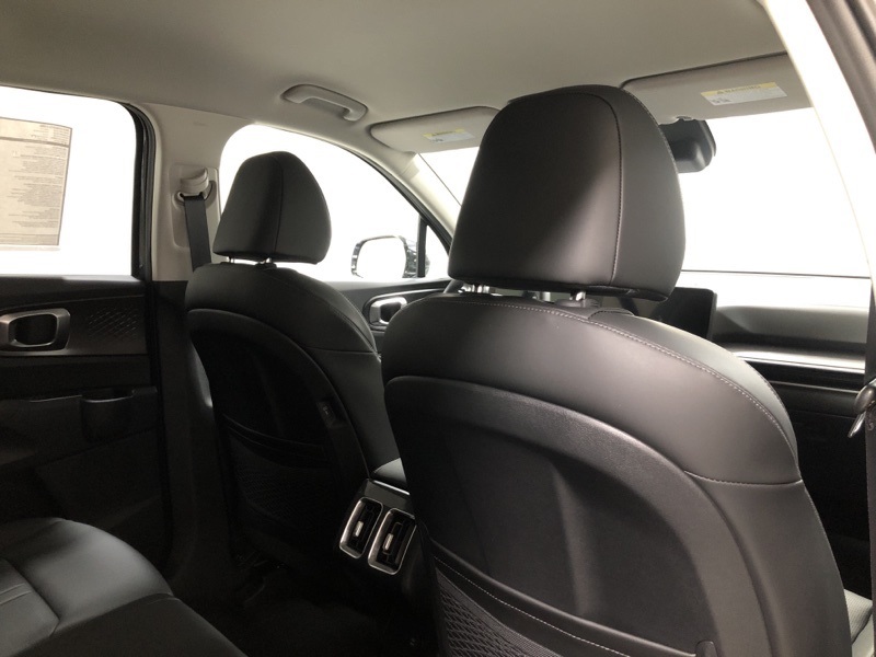 2025 Kia Sorento S photo 11