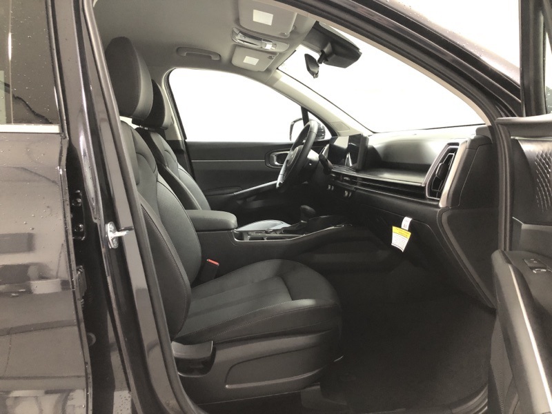 2025 Kia Sorento S photo 12
