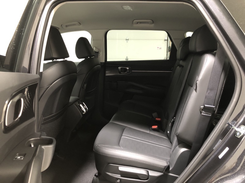 2025 Kia Sorento S photo 14