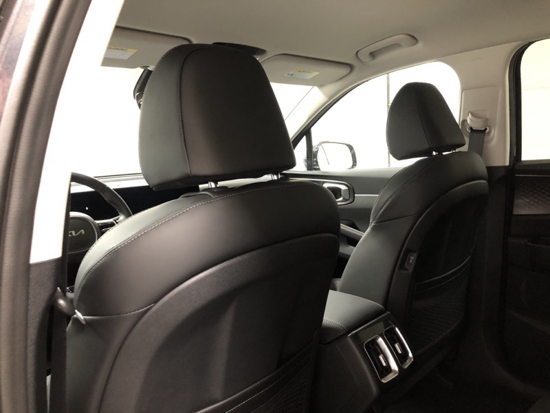2025 Kia Sorento S photo 15