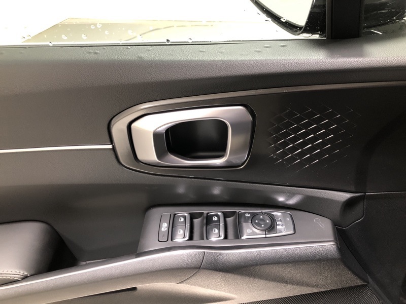 2025 Kia Sorento S photo 18