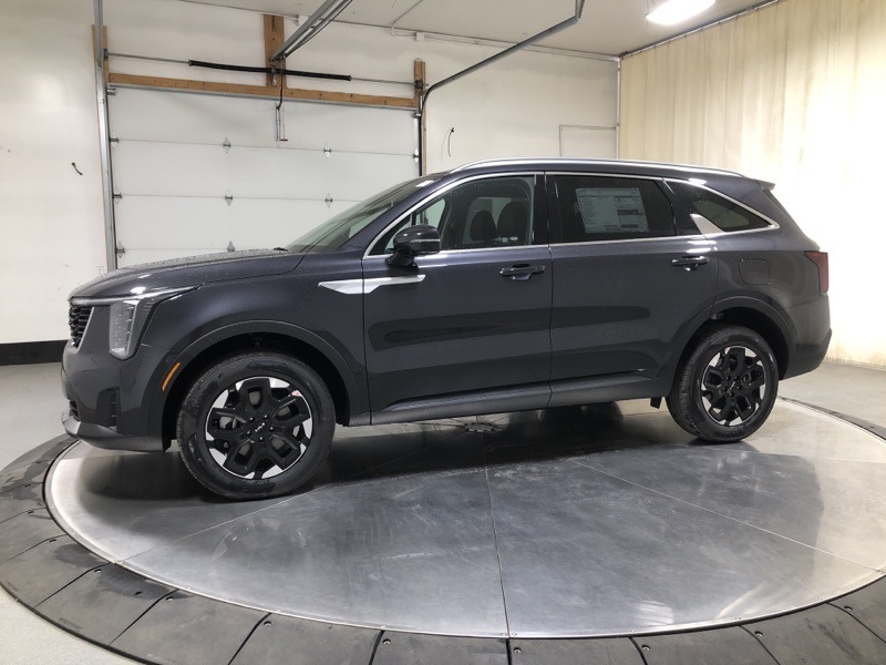 2025 Kia Sorento S photo 4