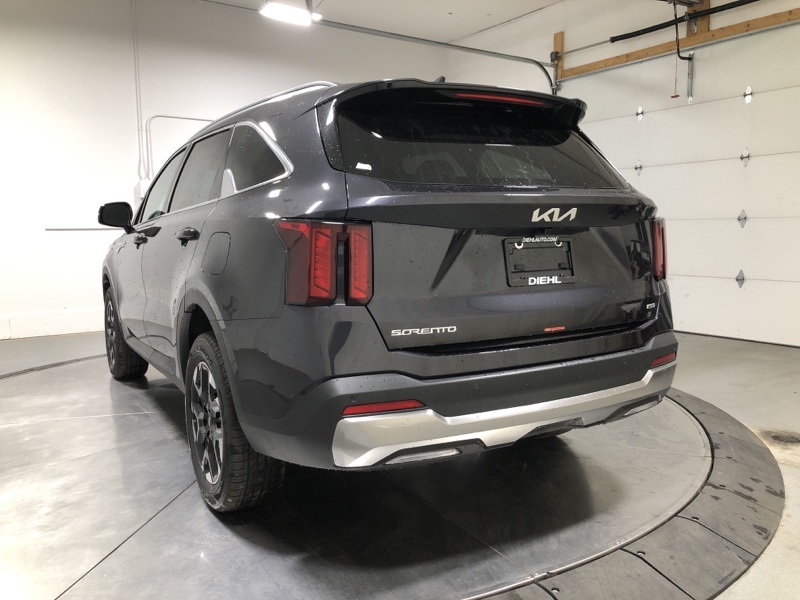 2025 Kia Sorento S photo 5