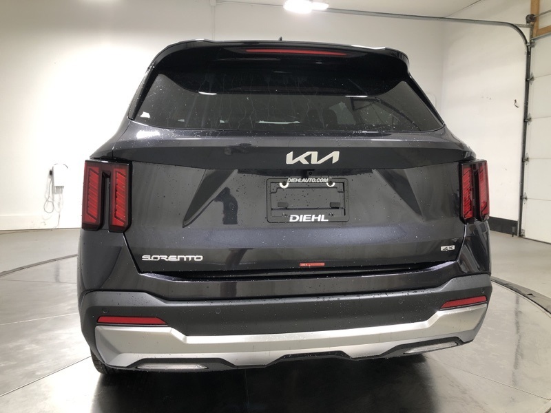 2025 Kia Sorento S photo 6