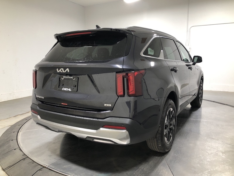 2025 Kia Sorento S photo 7