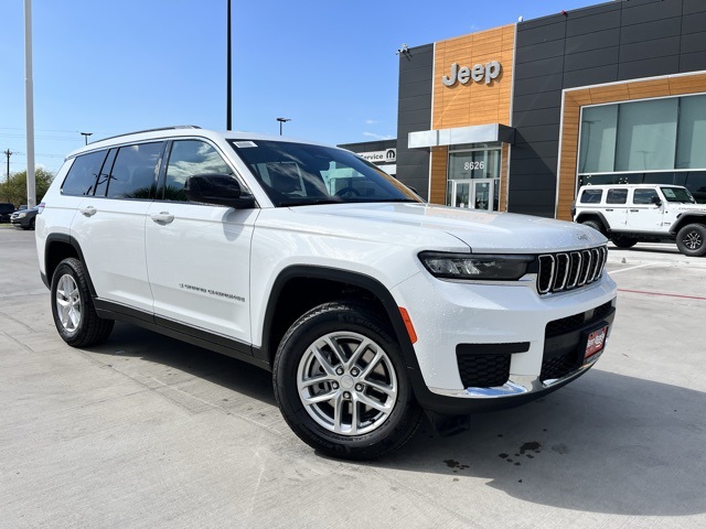 2025 Jeep Grand Cherokee L Laredo's photo
