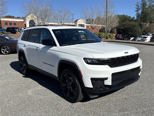 2025 Jeep Grand Cherokee Altitude X photo 2