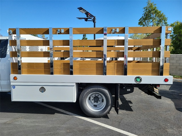 F-350 Super Duty Chassis Cab Regular Cab XL