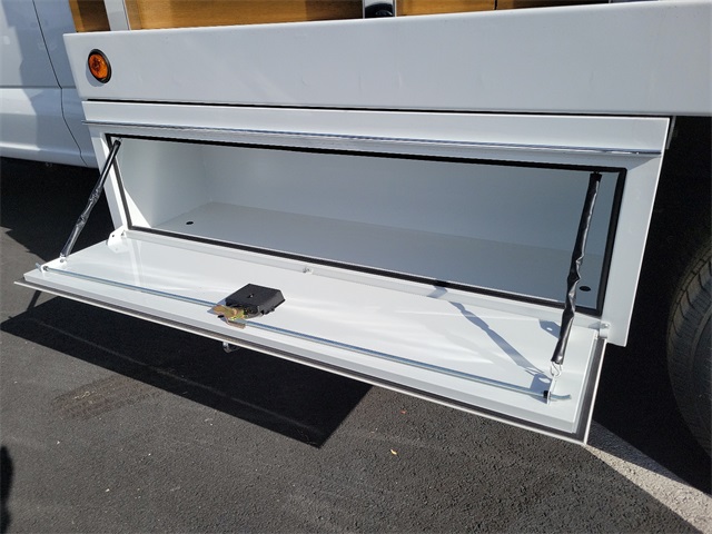 F-350 Super Duty Chassis Cab Regular Cab XL