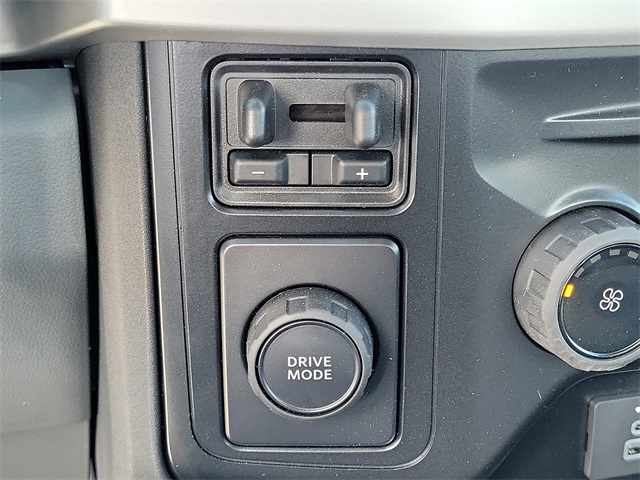 F-350 Super Duty Chassis Cab Regular Cab XL